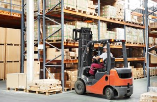 5 Tips to Improve Your Warehouse—Wooden Pallets and Crates